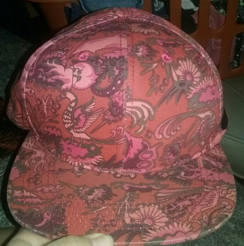 Hat - Picture 2 of 4